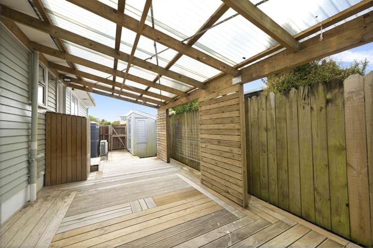 129 Riverpark Crescent Henderson_38