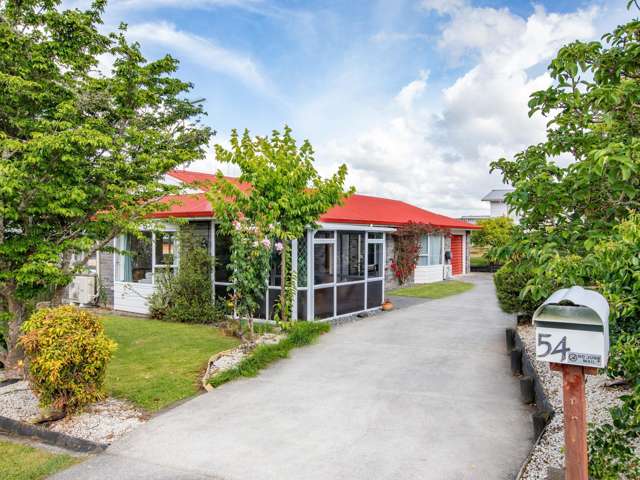 54 Lansdowne Crescent Glenview_2