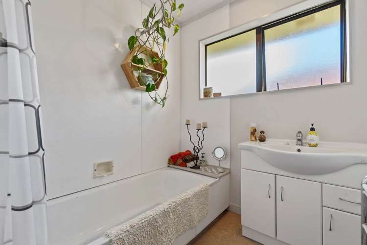 12 A,B,&C George Clay Place Huntly_11