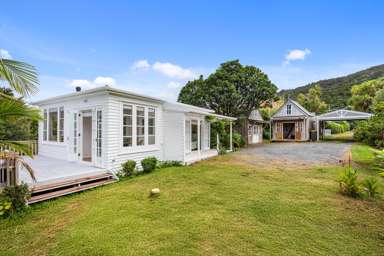 1125 Huia Road_2