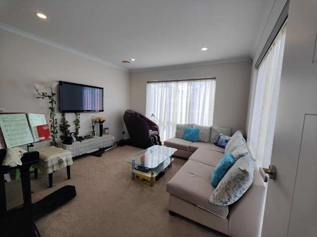 27 Horsefields Drive Flat Bush_4