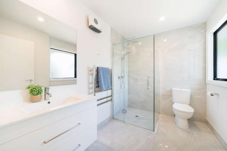 6 Ngaio Street West End_11