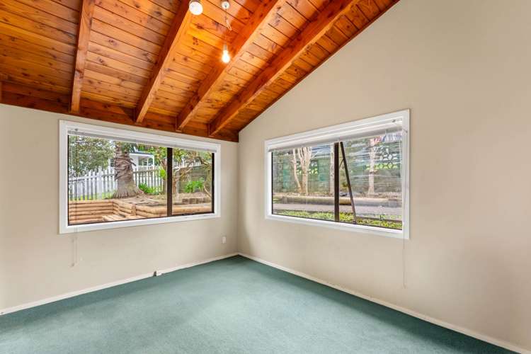 20 Pallister Drive Hillsborough_12