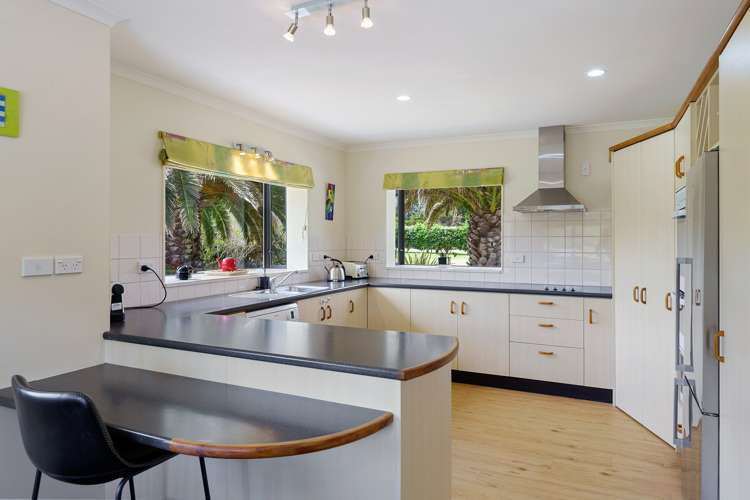 47 Rutherford Drive Waikanae Beach_6