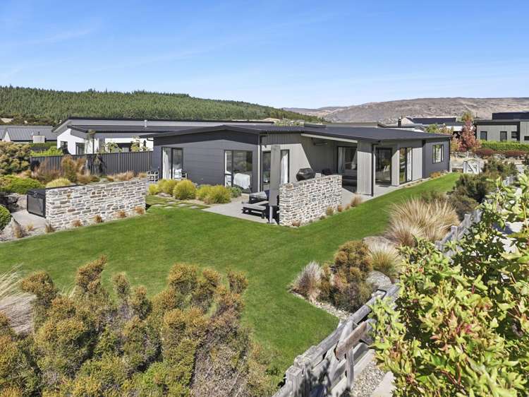 75 Infinity Drive Wanaka_10