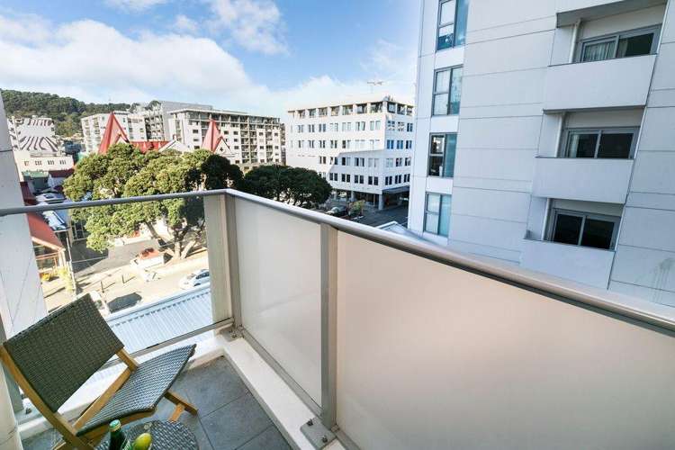 404/72-82 Taranaki Street 2185_2