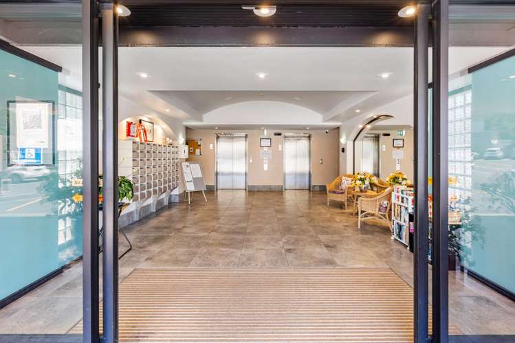 3a/3 Shakespeare Road Napier South_3