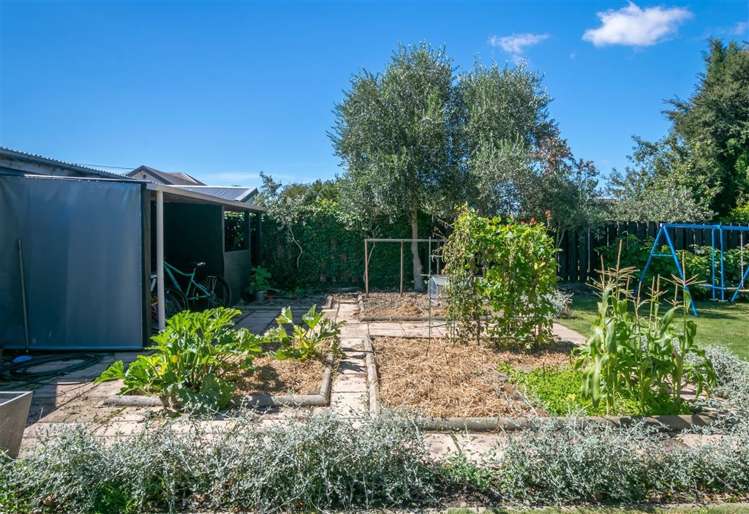 25 Newbourne Crescent Redwoodtown_22