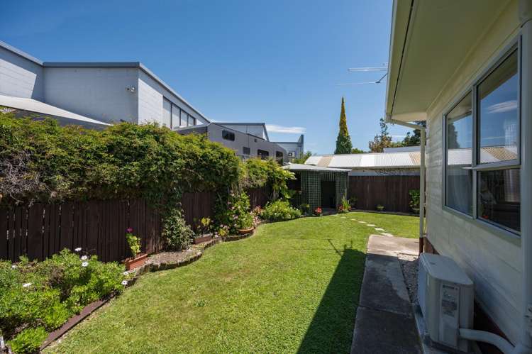 3/7 Parkers Road Tahunanui_16