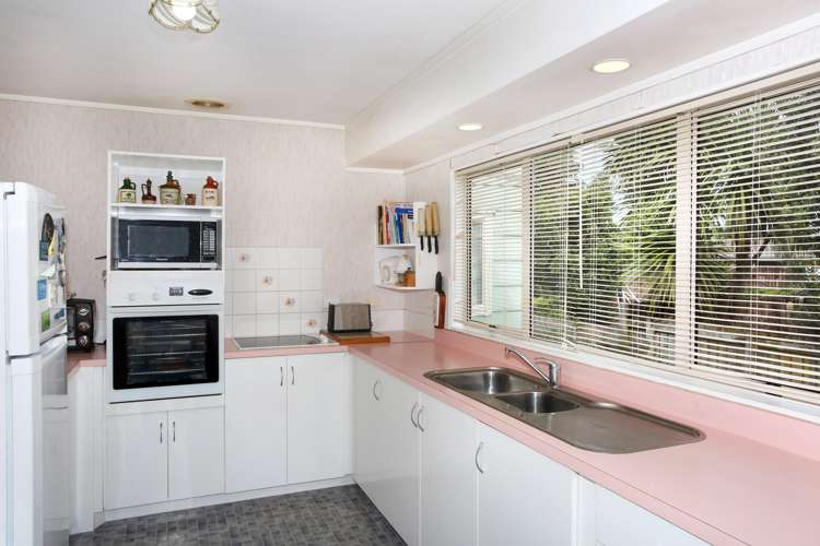 49 Edgewater Parade Waiuku_8