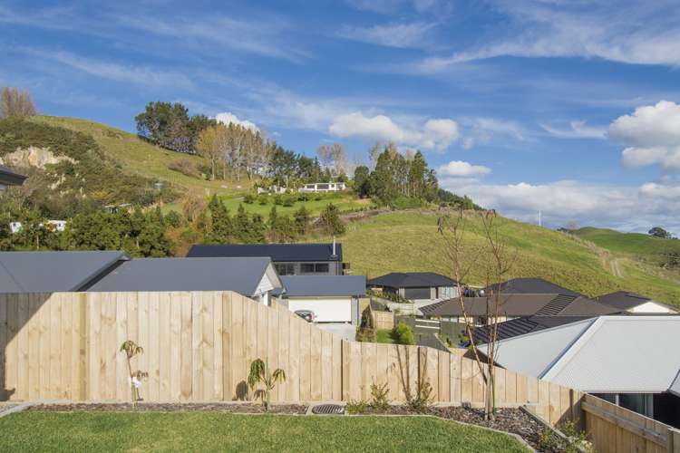 288 Ballintoy Park Drive Welcome Bay_17