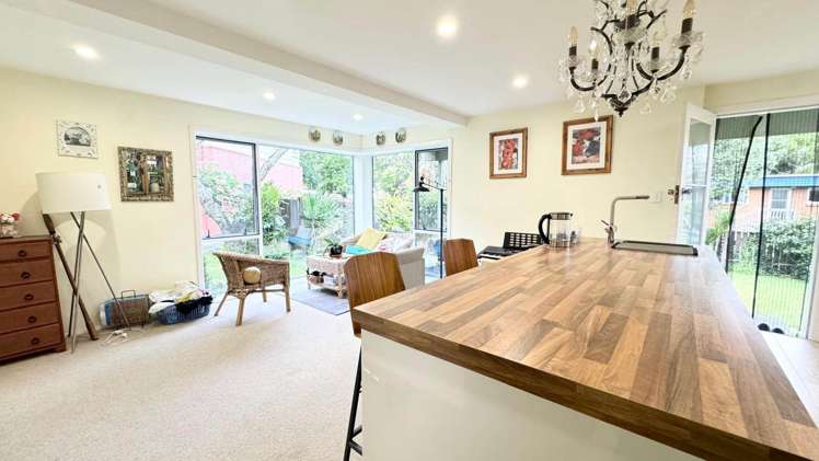 4 Easton Park Parade Glenfield_7