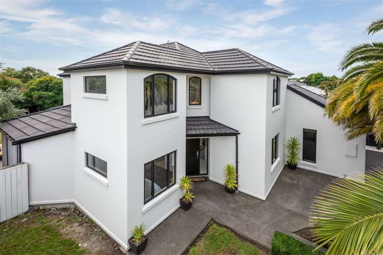 9 Saint Keverne Close Burwood_1