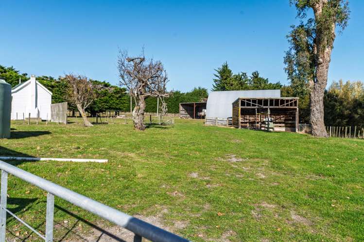 1322 Lake Ferry Road Martinborough_20