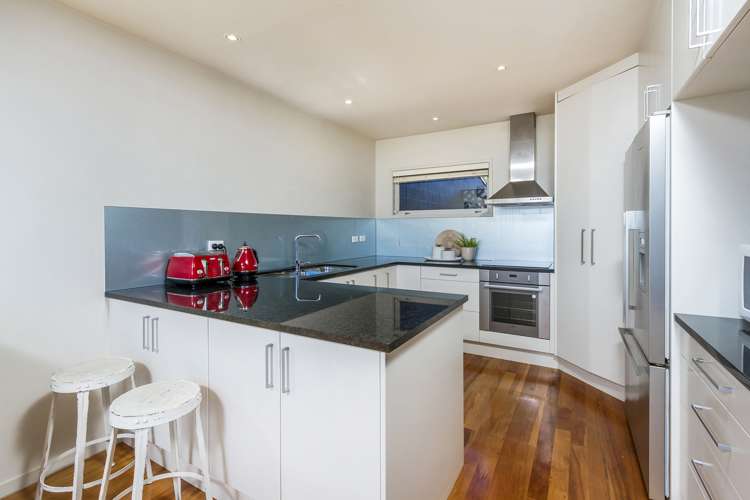 2/14 Lake View Road Takapuna_14