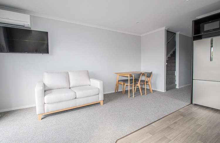 C/2/20 Jones Crescent 1107_7