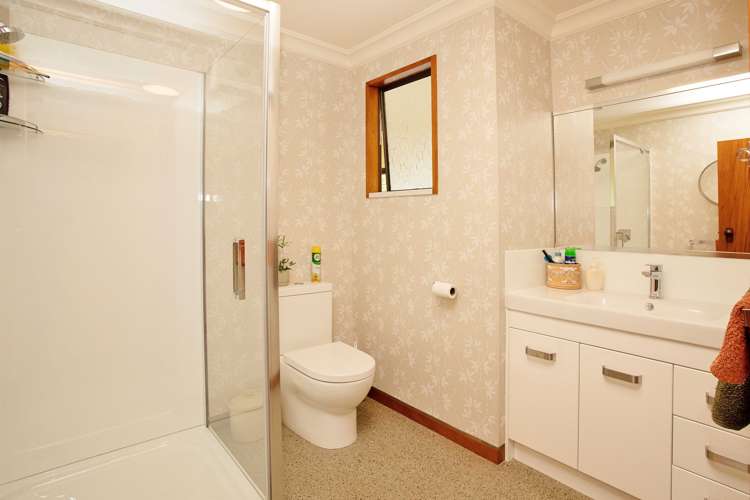 54 Mckellar Road Seaward Bush_10