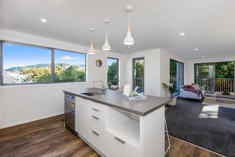 2/10A Rewa Terrace Tawa_15