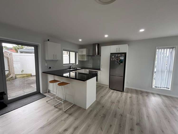 2/45 Fremantle Place Pakuranga Heights_2