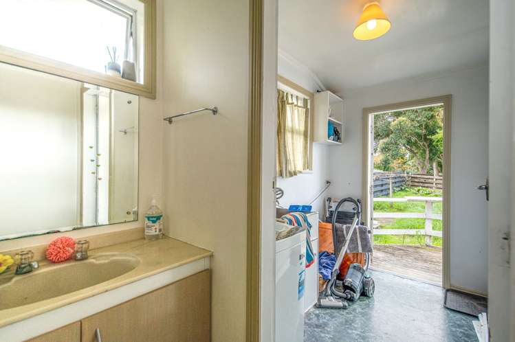 42 Divich Avenue Te Atatu South_9