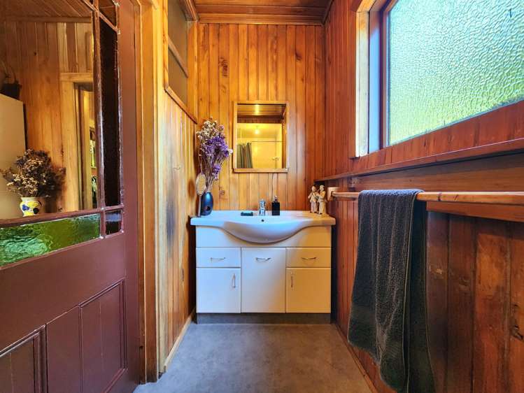 28 Ross Street Dunollie_11