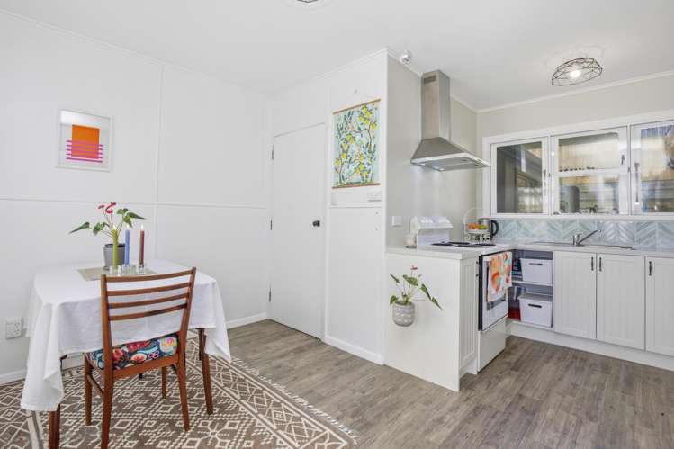 8A - 8B Devon Place Cannons Creek_9