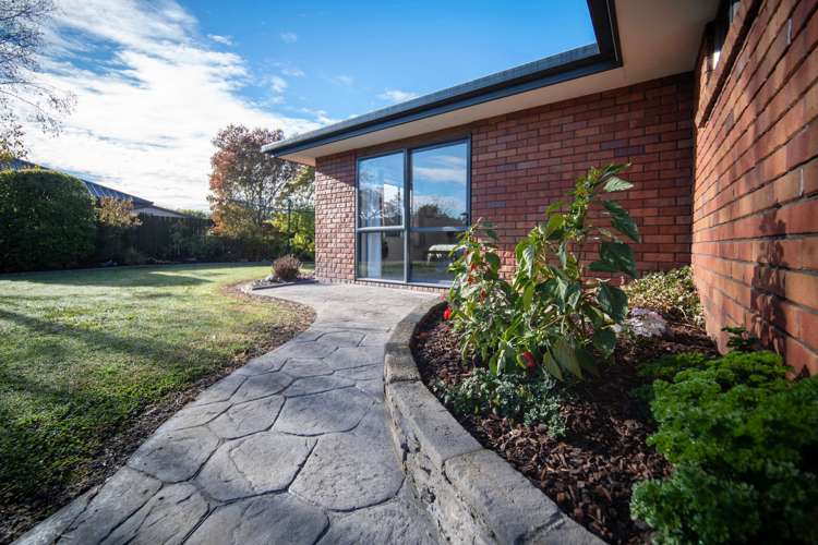 7 Otia Drive Richmond_25