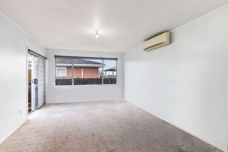 169 Mahia Road Wattle Downs_13