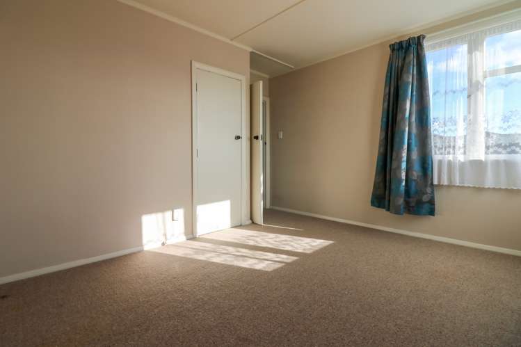 21 Collins Crescent Feilding_5