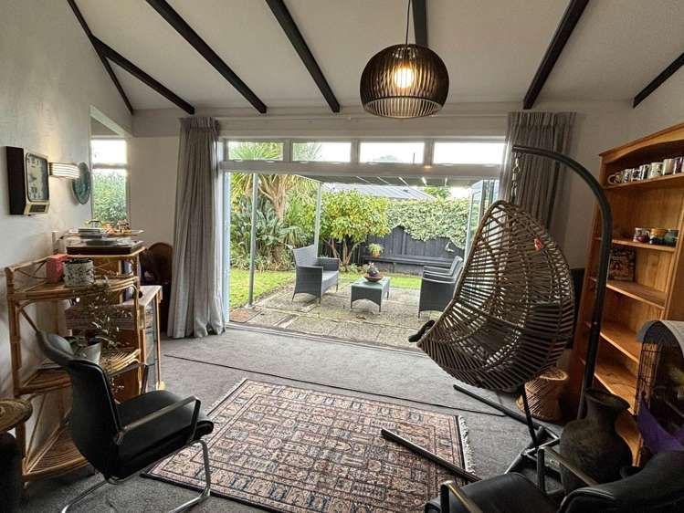 102a Titirangi Road New Lynn_9