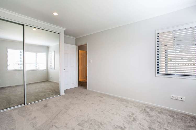 2d Reid Road New Lynn_12