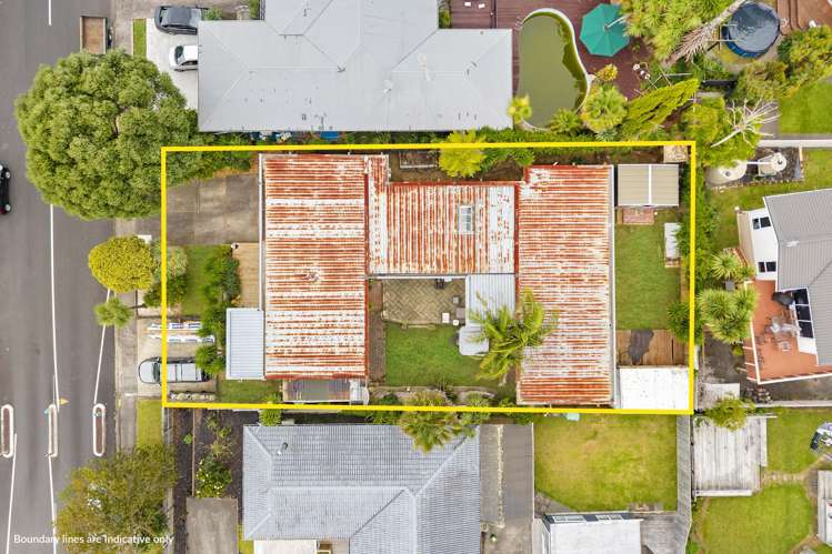 21 Lawrence Cresent Hill Park_16