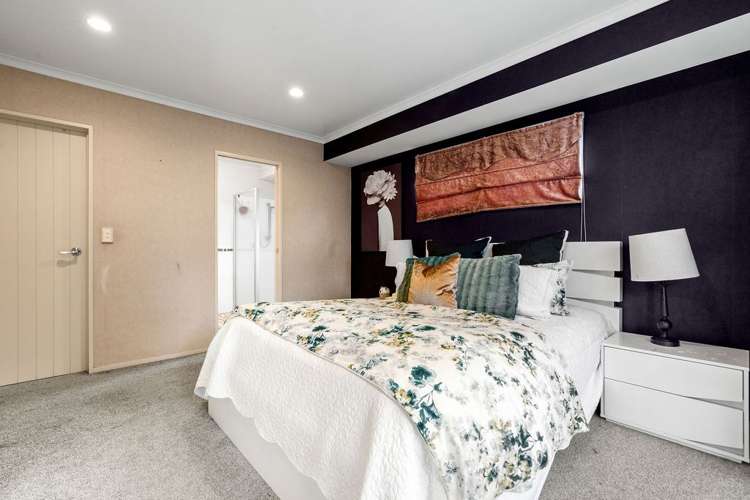 4 Skelligs Drive Flat Bush_15