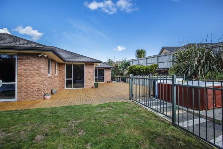 15 Tararua Close Aotea_14
