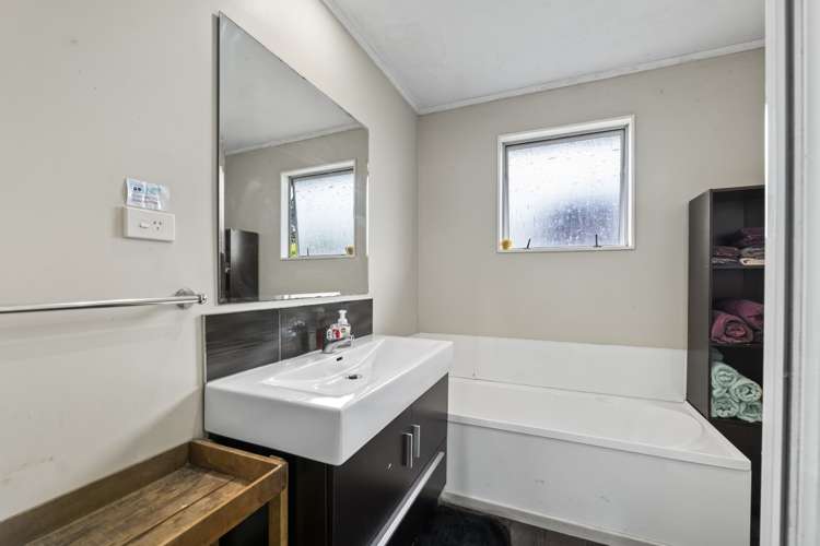 16 Carthew Street Okato_17