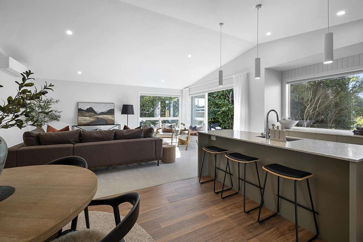 52 Wairau Road_3