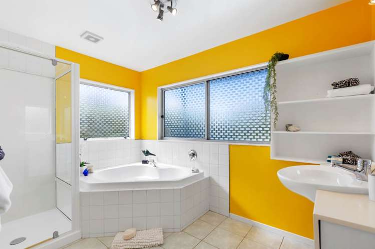 8 Wiriana Place Stanmore Bay_13