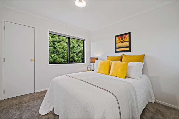 34 Pinewood Grove Botany Downs_10