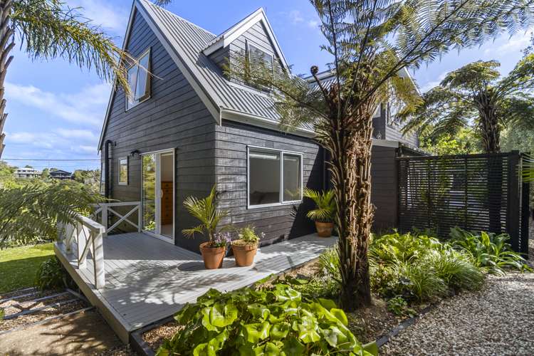 88 Queens Drive Oneroa_26