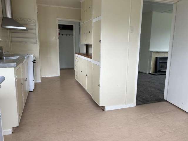 PAHIATUA - 4 BEDROOMS