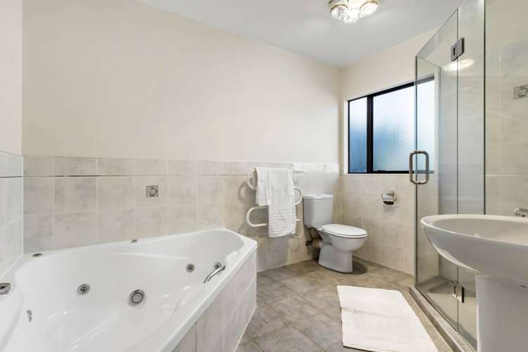 24 Bush View Lane Northcote_13