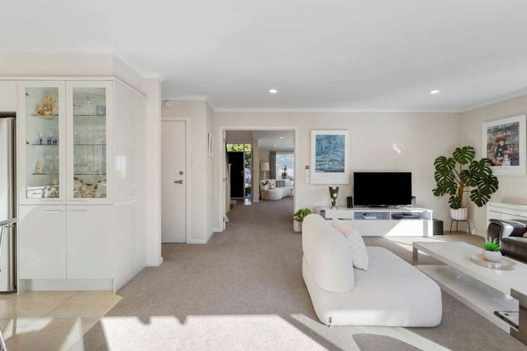 42 Coachman Drive Flat Bush_11