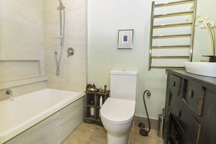 9 Pit Lane Cromwell_9