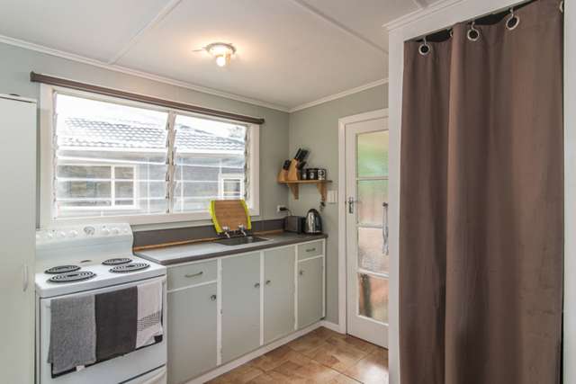 16 Main Road Waikanae_2