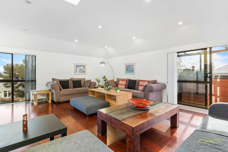 1/325 Mount Albert Road_2