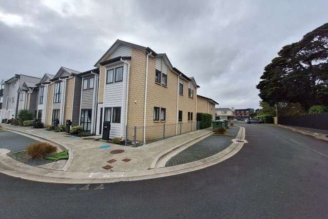 3-Bedroom Split-Level Homes in Wallson Village Ã¢ÂÂ Parking Included!!