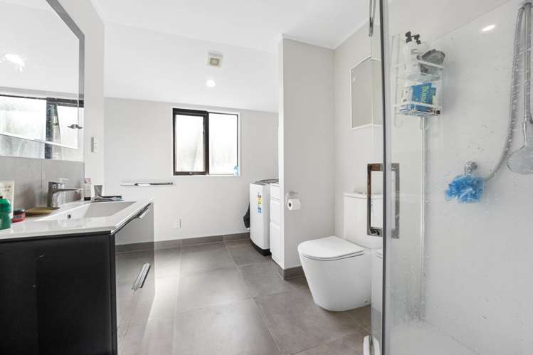 7A & 1/7A Tirimoana Road Te Atatu South_21
