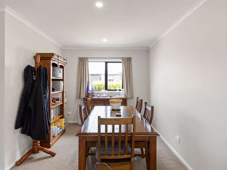 2/22 Iwi Road Baverstock_7