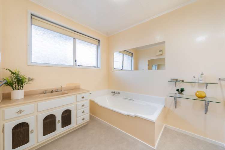 17 Arnot Avenue Clouston Park_13