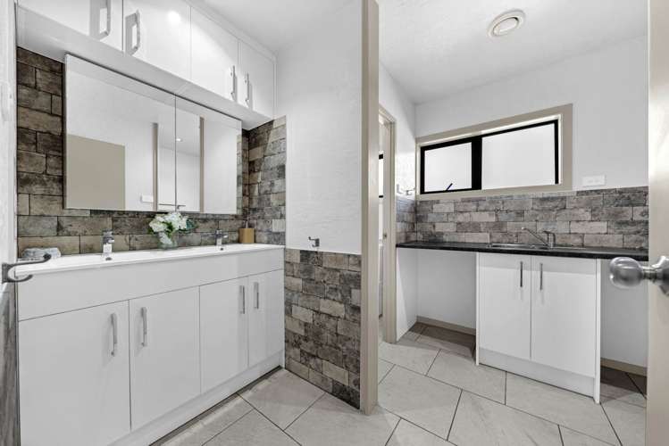 8 Papatahi Place Henderson_10